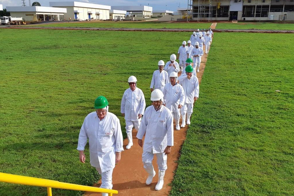 Friboi inicia operação de unidade em MT