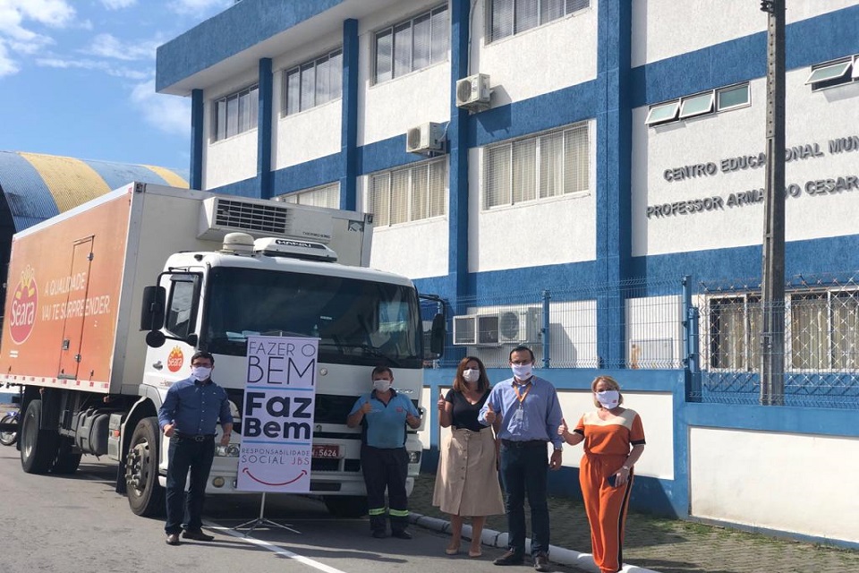 JBS realiza doação de mais de 1,7 toneladas de alimentos no vale do taquari