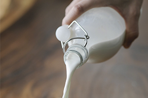 Pesquisa testa novo método de remoção de lactose do leite