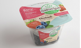 Naturipe lança parfaits de frutas vermelhas com iogurte Chobani