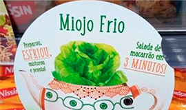 Nissin coloca "prateleiras falantes" para conversar com consumidores