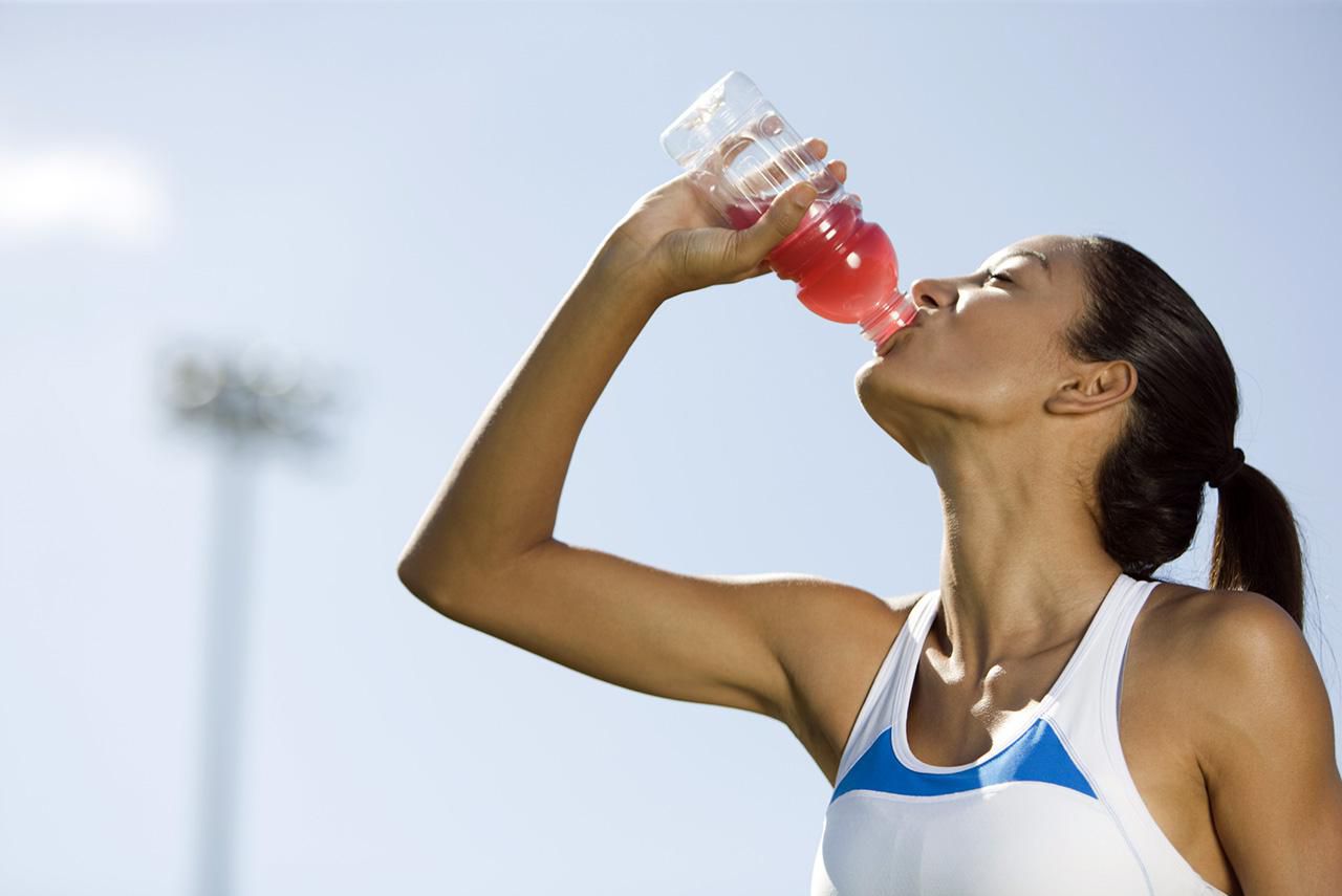 Tendências de saúde estimulam o crescimento de bebidas esportivas