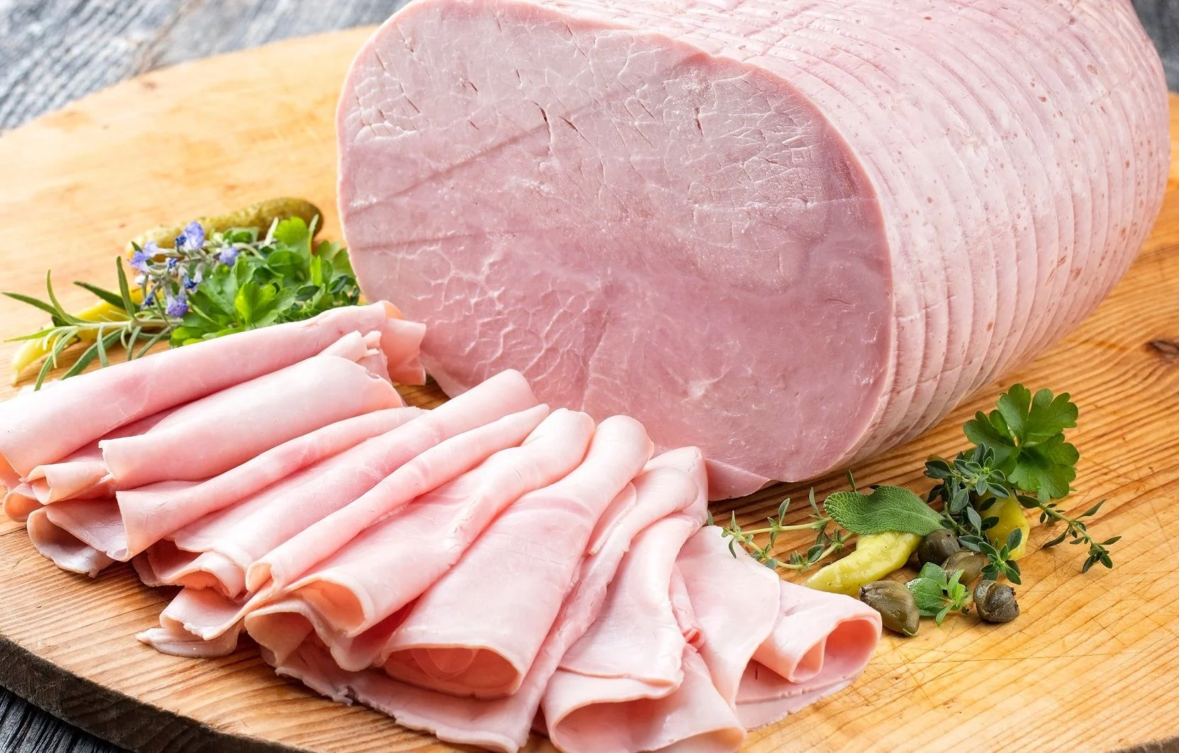 Ajinomoto Food Ingredients explica o uso da enzima transglutaminase na produção de presunto