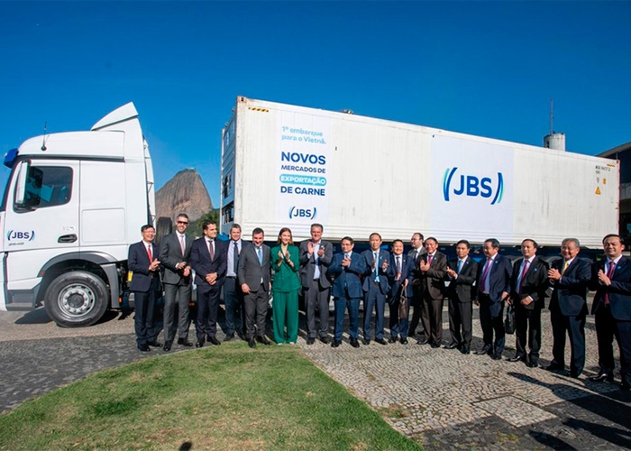JBS inicia EXPORTAÇÃO de carne bovina para o Vietnã e reforça presença no SUDESTE ASIÁTICO